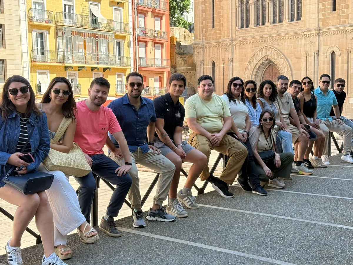 Cohorte del Diplomado en una plaza de Lleida